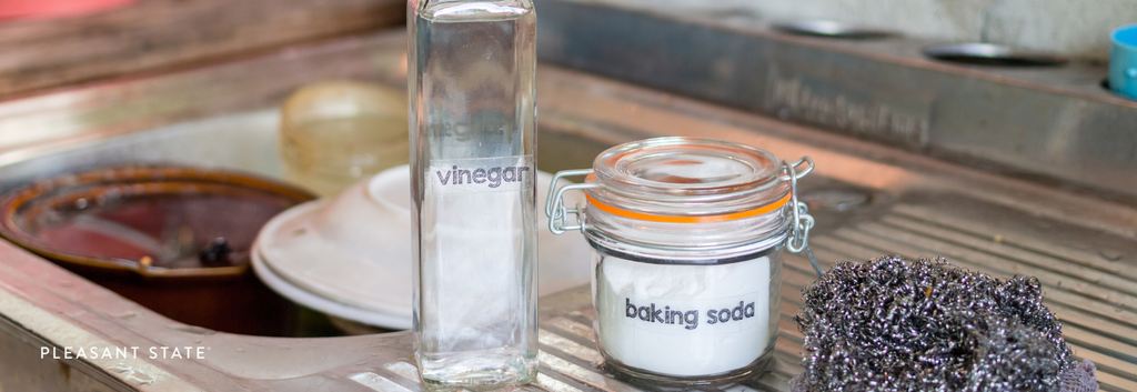 Why You Shouldn’t Clean with Vinegar and Baking Soda!